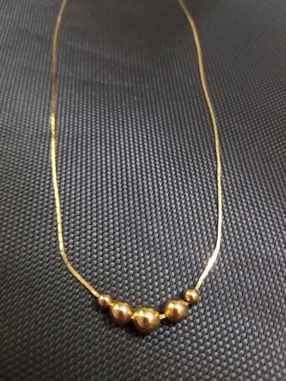 "Five Gol-den Balls" Graduated Bead Minimalist Golden Necklace